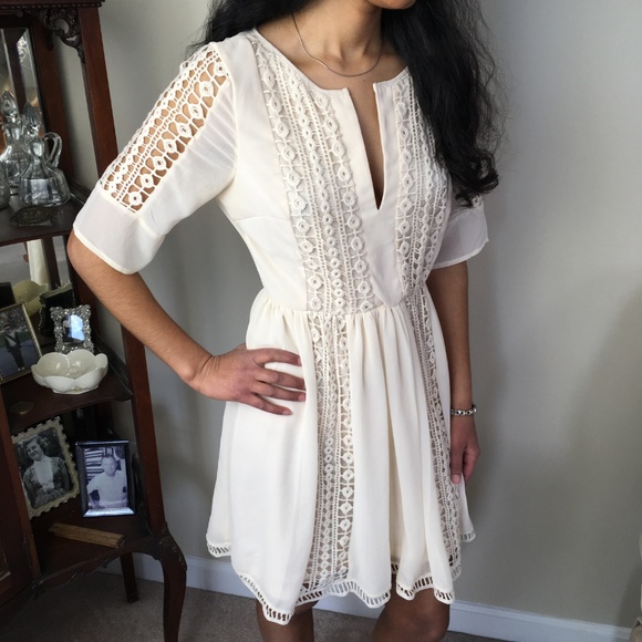 Maniju Dresses & Skirts - 🌸Ivory Dress Boutique Sheer Cut Out GORGEOUS